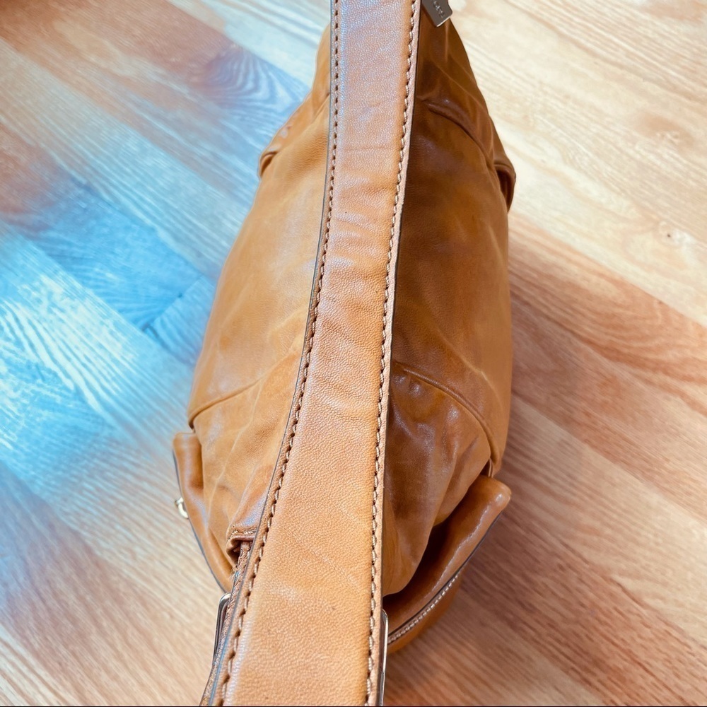 Michael Kors purse leather caramel shoulder bag super funky festival hip - Picture 14 of 16